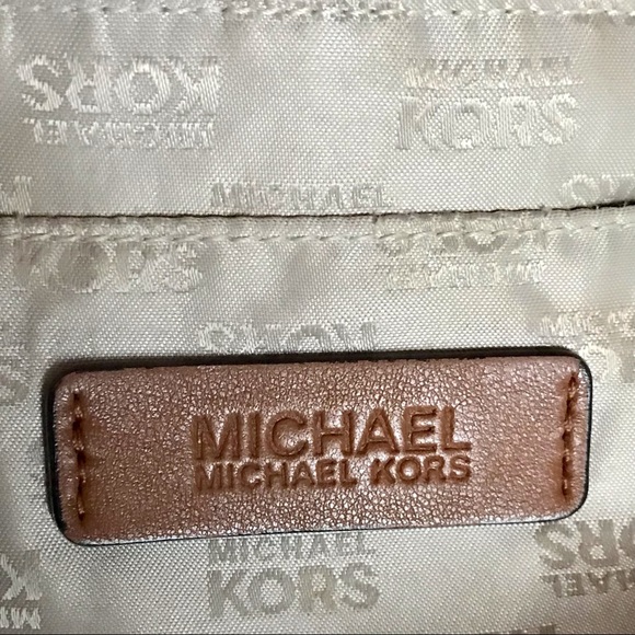 Michael Kors Soft Leather Oversized ID Chain Large Shoulder Bag - Picture 7 of 16